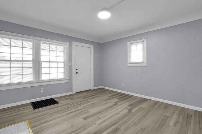 3172-3176-3176 E 5th Ave Unit 3176
