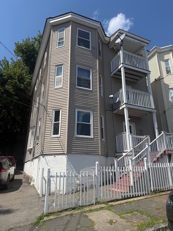 Building Photo - 43 Wilson St Unit 3