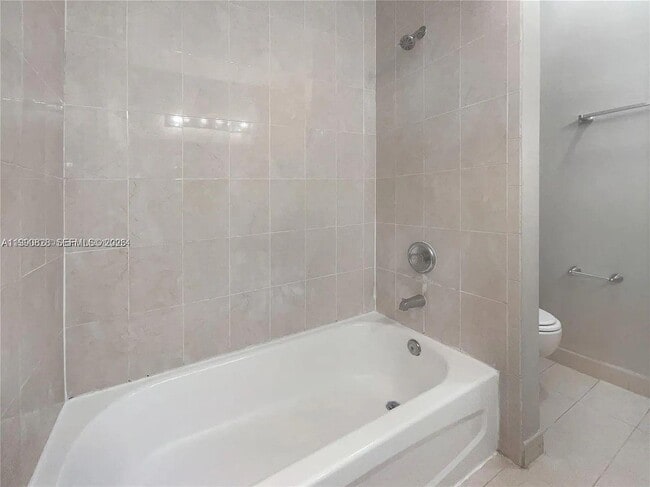 Photo - 2730 NE 4th St Unidad 205