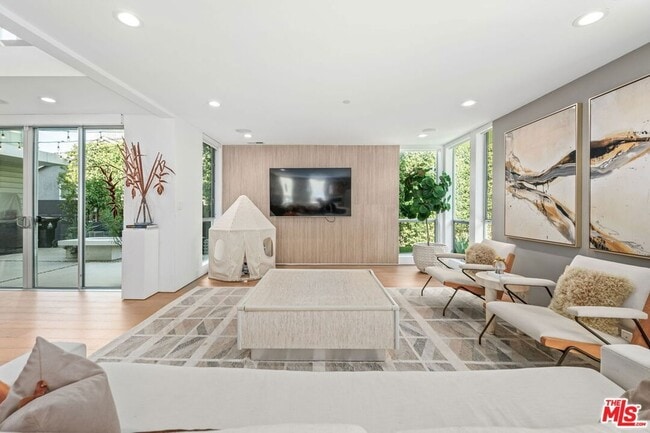 Photo - 2736 Armacost Ave