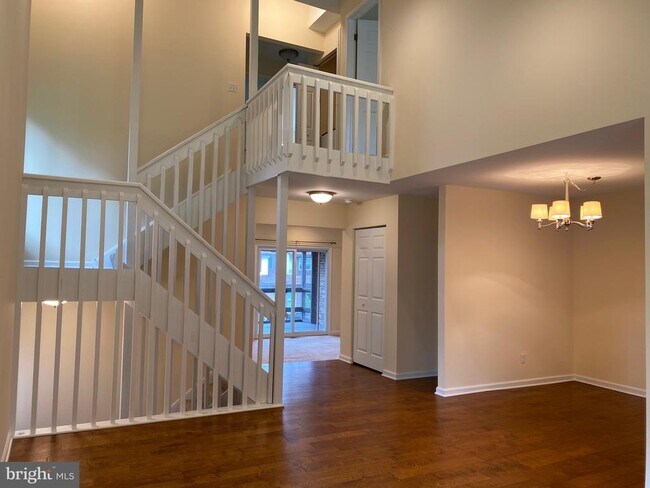 Photo - 4950 S Raintree Ct Townhome