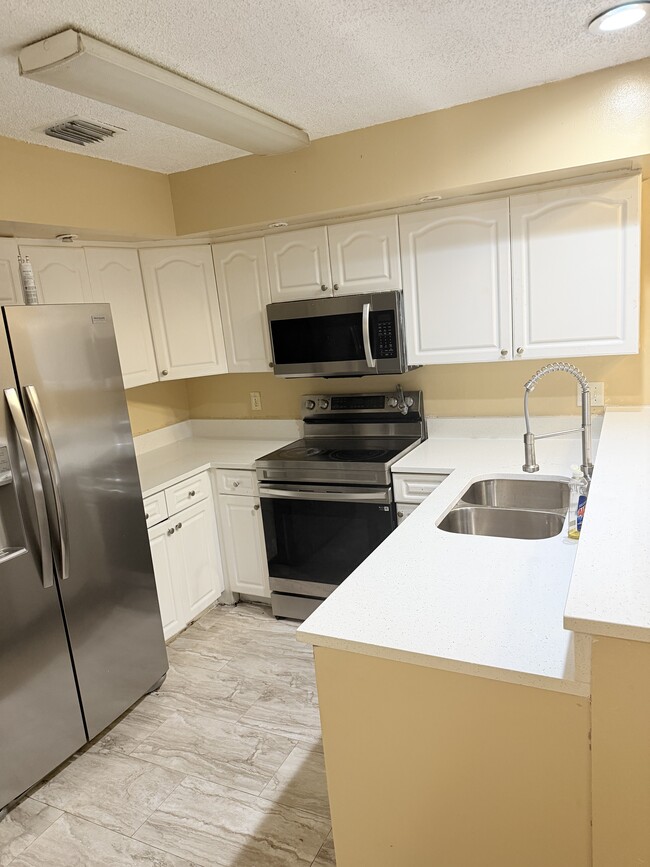 Photo - 1825 Adventure Pl