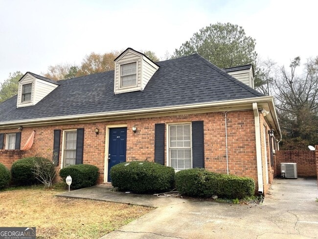 Building Photo - 859 Park Pl NE