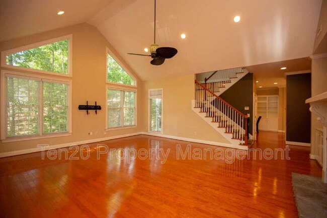 Photo - 4701-12 Turnberry Ln
