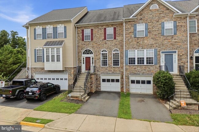 Building Photo - 899 Stonefield Square NE