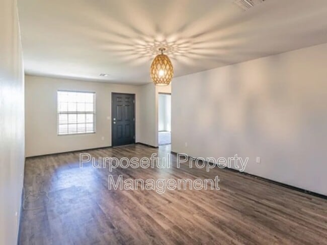 Photo - 1425 Sandstone Dr