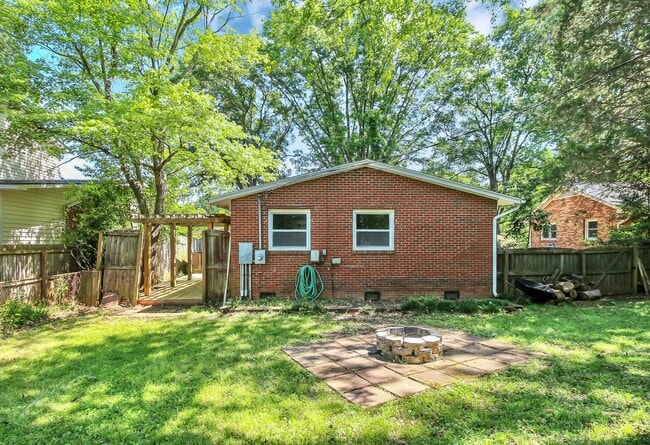 patio interior - 4234 Firwood Ln