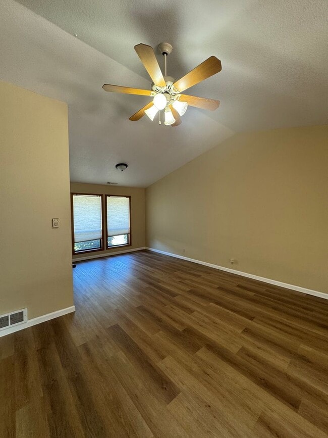 Photo - Hucrest 3 bedroom 2 bath home with garage