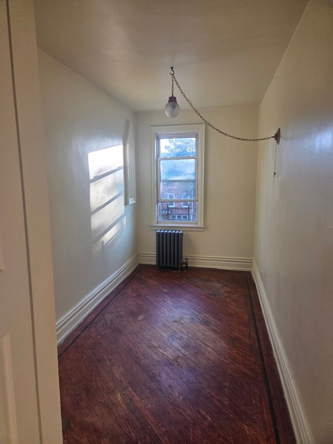 Photo - 1393 Troy Ave Unit pacious 2 Bedroom • Top Floor • Quiet Block