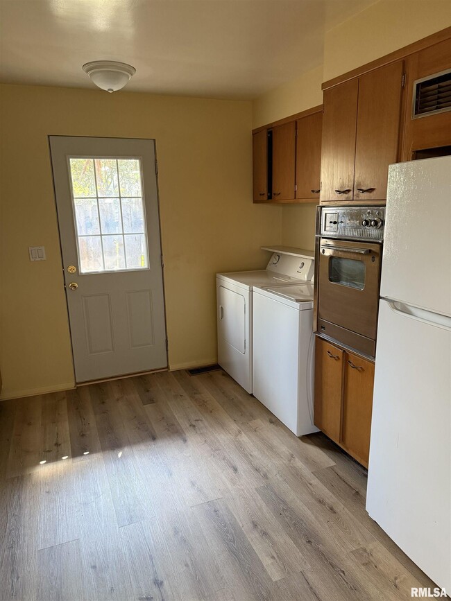 Photo - 2944 S 5th St