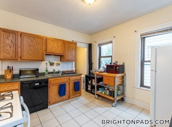 Photo - 15 Cushman Rd Unit Right