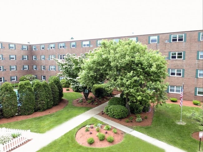 Professionally Landscaped - Eastview Apartments