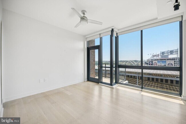 Photo - 70 N St SE Unit N811