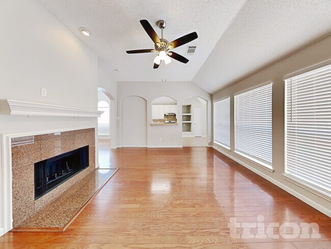 Photo - 1041 Essex Dr