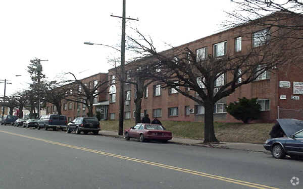 Treeview Manor Apartments - Treeview Manor Apartments