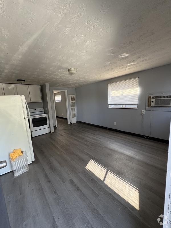 Building Photo - 274 E Nottingham Rd Rental