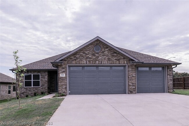 Building Photo - 9000 Mayswood Pl