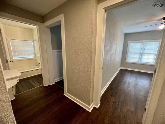 Photo - 1202 Austin St