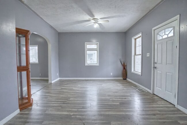 Photo - 1328 Linden Ave