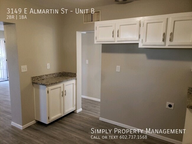 Building Photo - 3149 E Almartin St Unit B