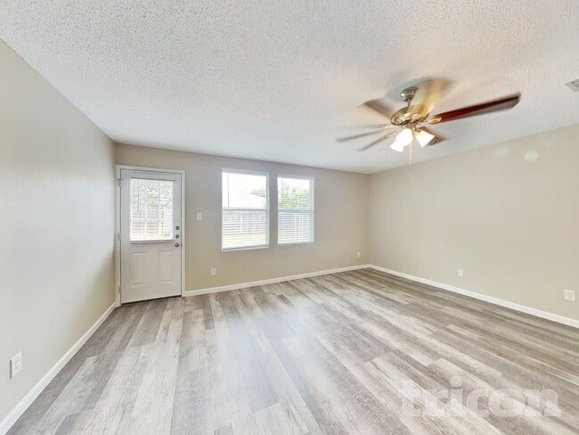 Photo - 3916 Golden Horn Ln