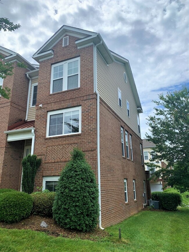 Photo - 9122 Vilandry Way