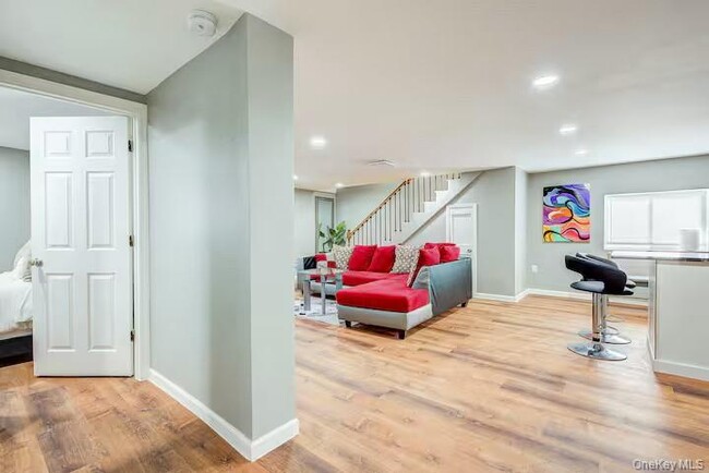 Photo - 8 Carl Pl Unidad 4