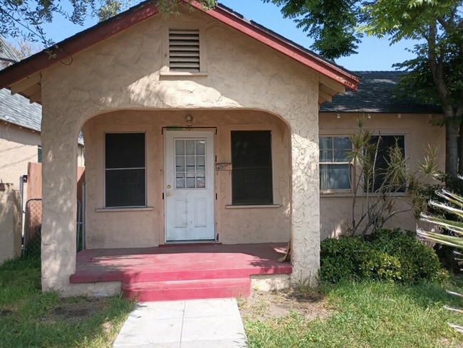 Building Photo - 2105 Belle St