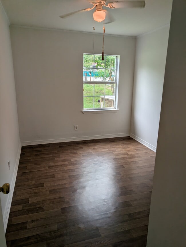 Building Photo - 436 Marengo St