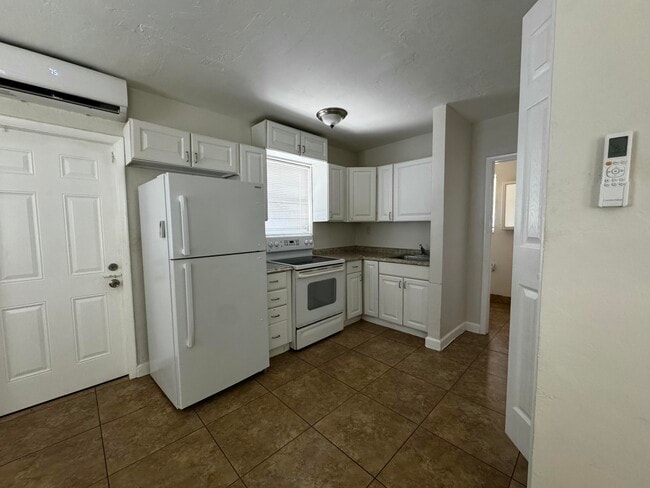 1681 NE 51st Ct