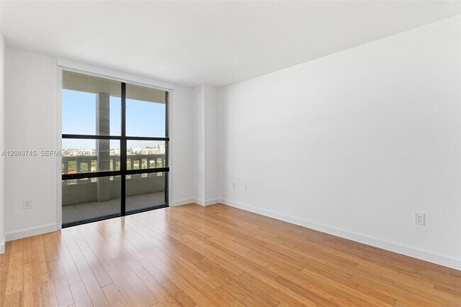 9801 Collins Ave Unit 11-O