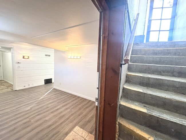 Photo - 119 E Leslie Ave