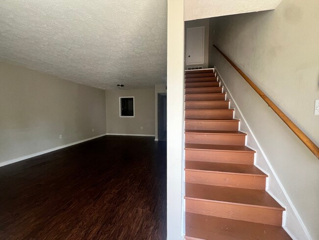 Photo - 520 Lorenz Blvd Unit B