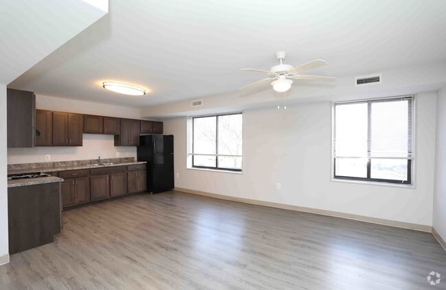 Studio - 650 SF