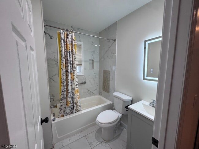 Photo - 182 Greenbrook Rd Unit 1