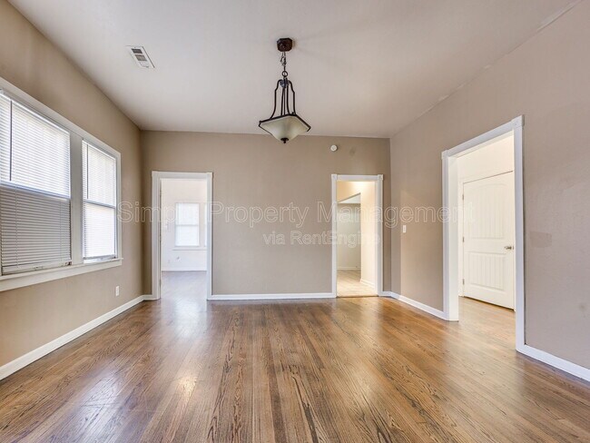 Photo - 215 NE 16th St