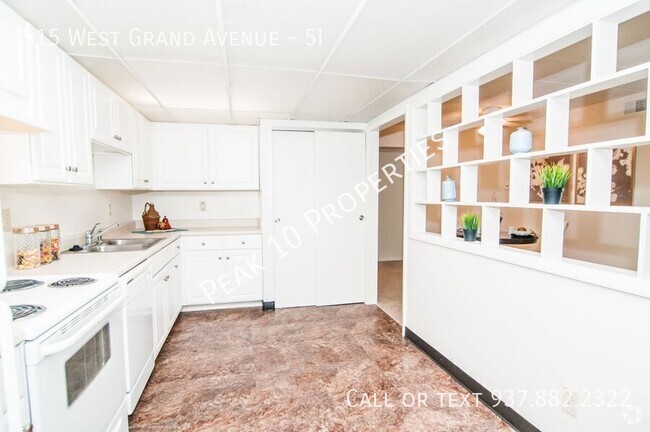 Building Photo - Spacious one-bedroom apartments with a par... Unit 5I