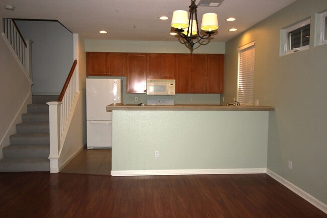 3 Bedroom Townhome for Rent - 3 Bedroom Townhome for Rent
