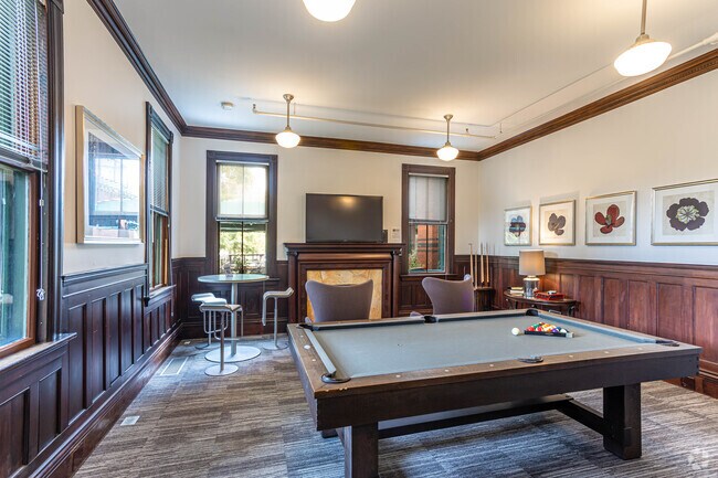 Sala comunitaria de Watch Factory Lofts