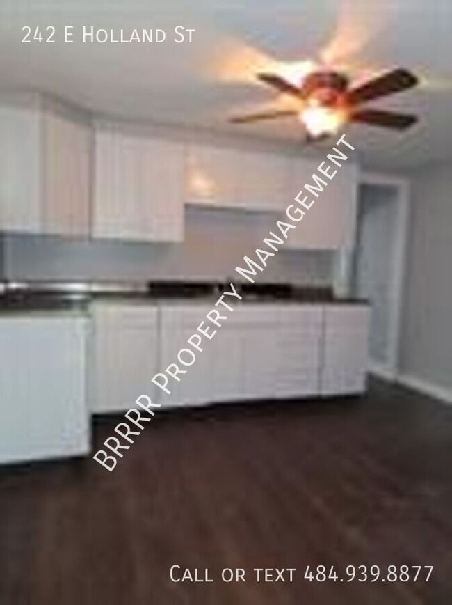 Photo - 242 E Holland St