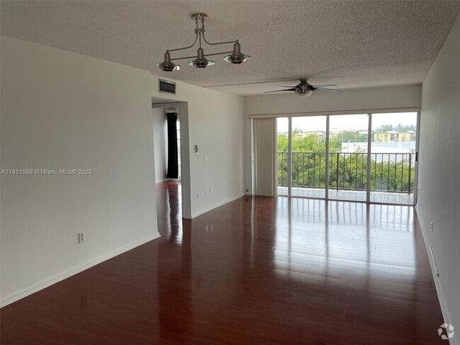 Building Photo - 9180 Fontainebleau Blvd Unit 505 Rental