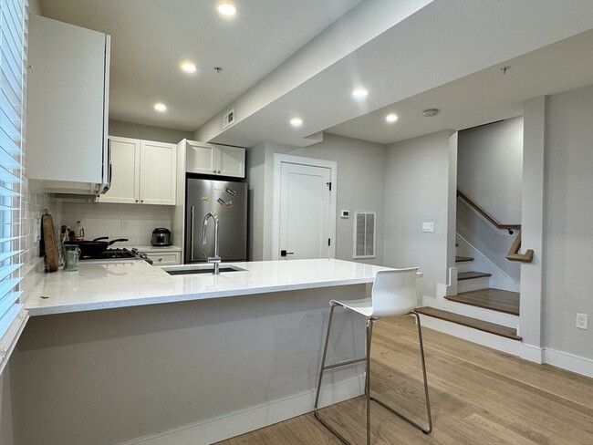 Photo - 13 Greylock Rd