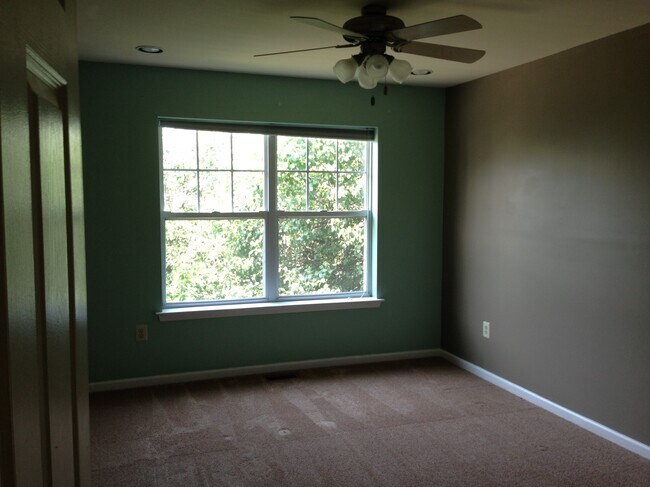 segundo dormitorio - 202 Dresher Woods Drive