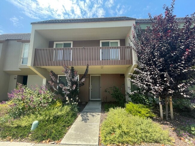 Building Photo - 1033 Fontana Dr Rental