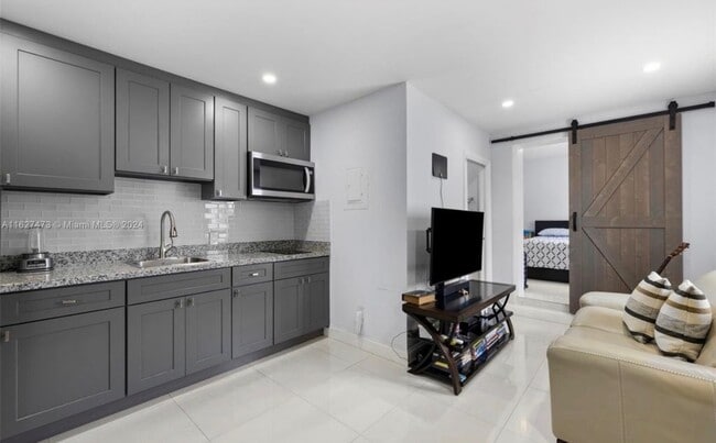 Photo - 6010 NW 38th St Unidad 1