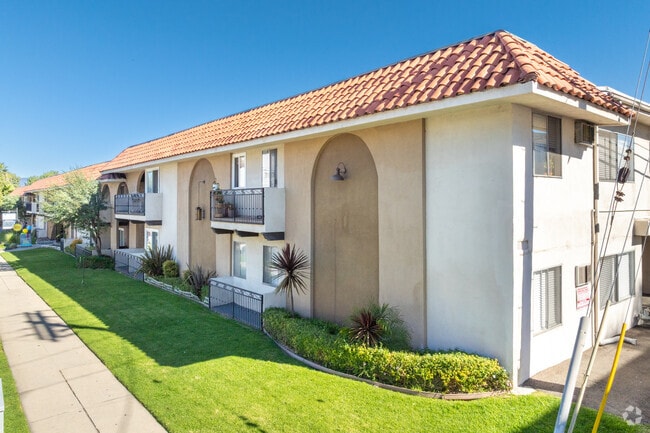 Building Photo - Carson Oakwood Apartments