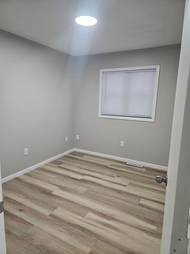 Photo - 1732-1734 6th St SE Unit 1734