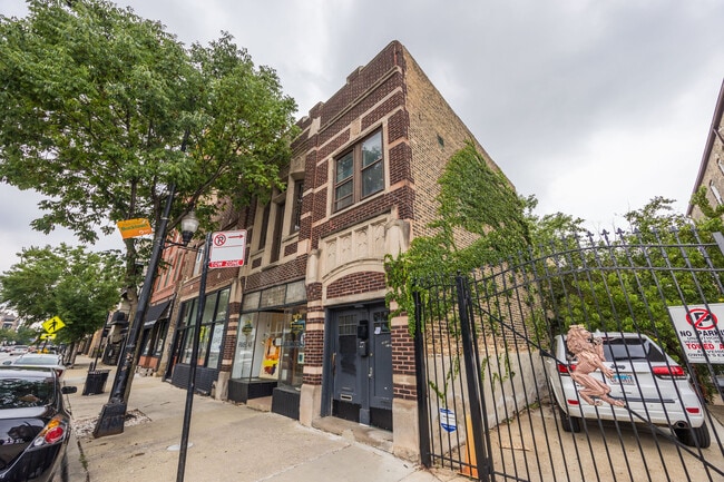 Building Photo - 2019 N Damen Ave