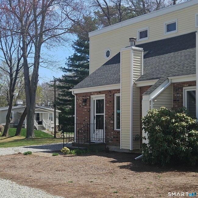 Building Photo - 47 Broadway S