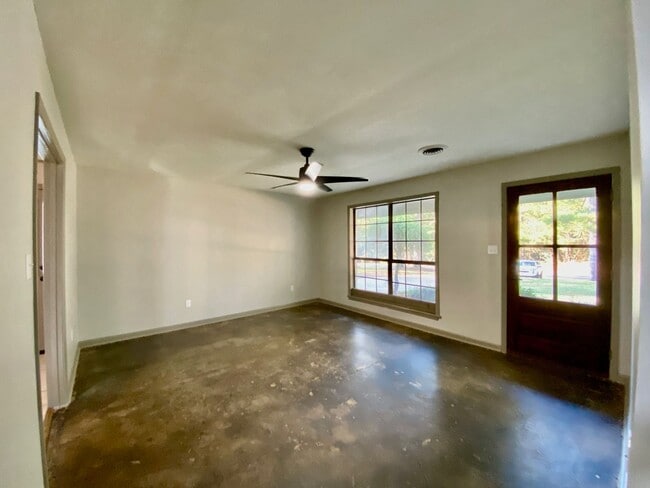 Photo - North Tupelo Single Family House